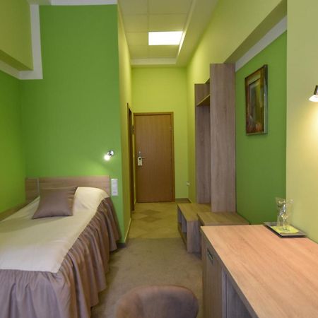 Apartments And Rooms Kod Eli Равна Гора Екстериор снимка