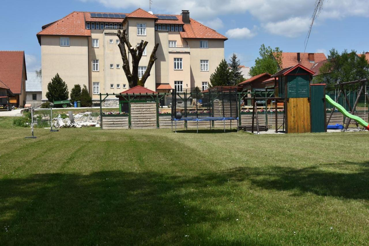 Apartments And Rooms Kod Eli Равна Гора Екстериор снимка