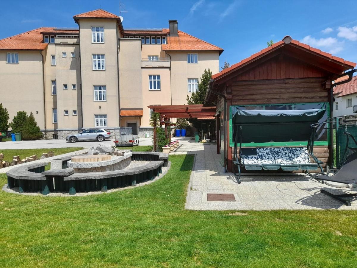 Apartments And Rooms Kod Eli Равна Гора Екстериор снимка