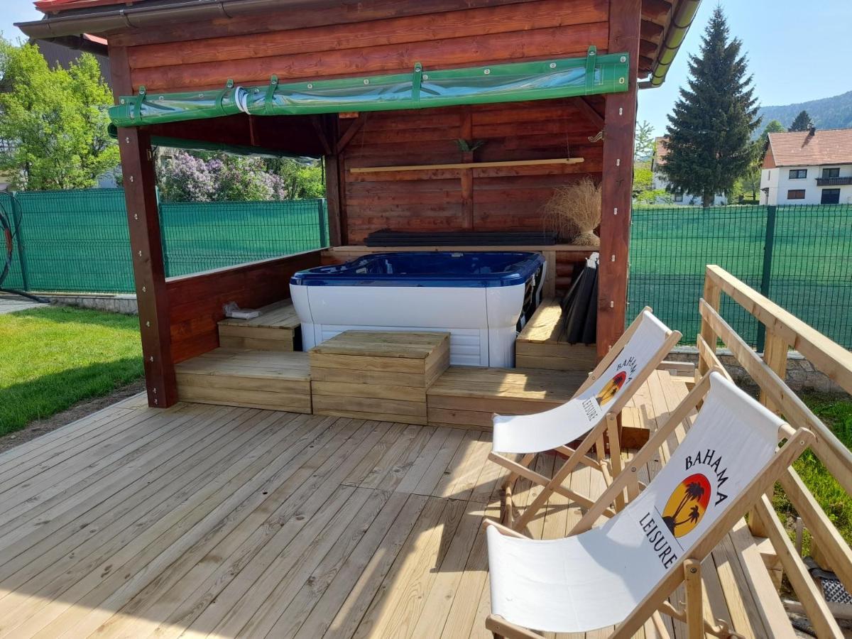Apartments And Rooms Kod Eli Равна Гора Екстериор снимка