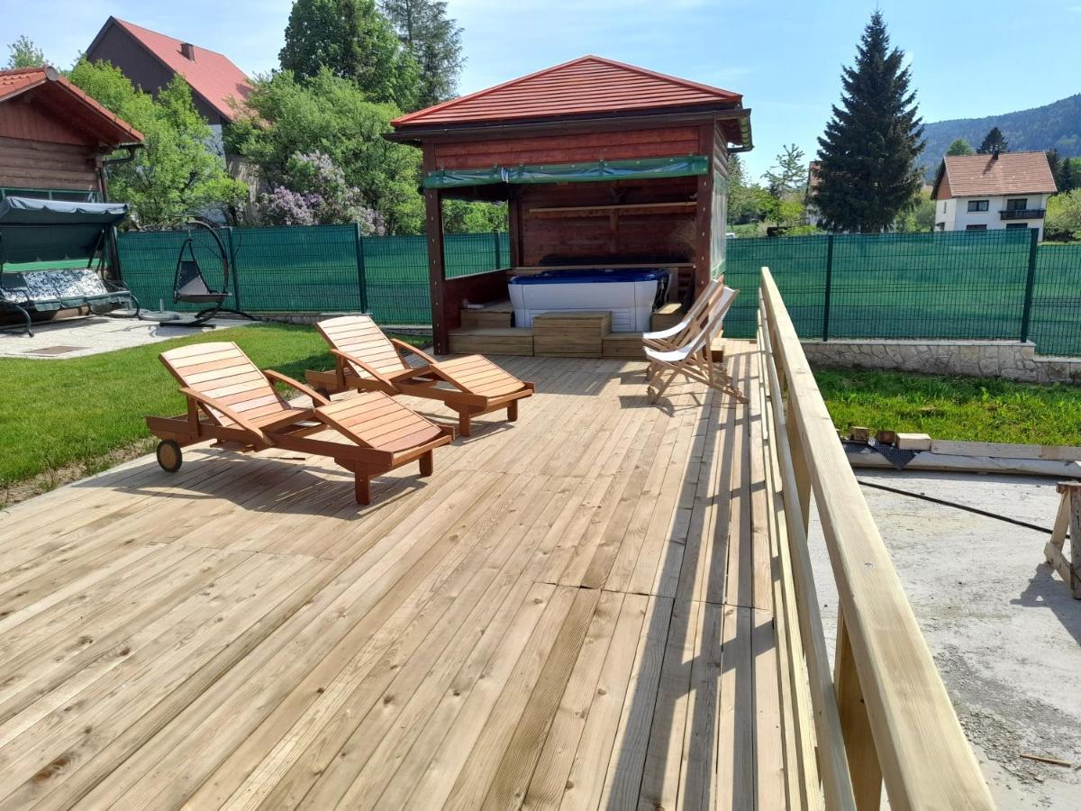 Apartments And Rooms Kod Eli Равна Гора Екстериор снимка