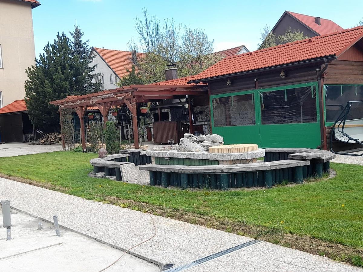 Apartments And Rooms Kod Eli Равна Гора Екстериор снимка