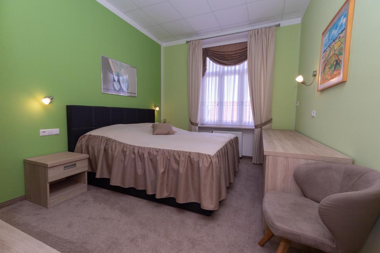 Apartments And Rooms Kod Eli Равна Гора Екстериор снимка