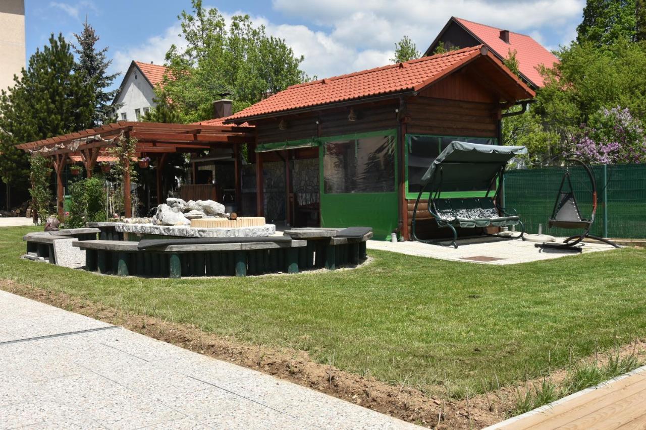 Apartments And Rooms Kod Eli Равна Гора Екстериор снимка