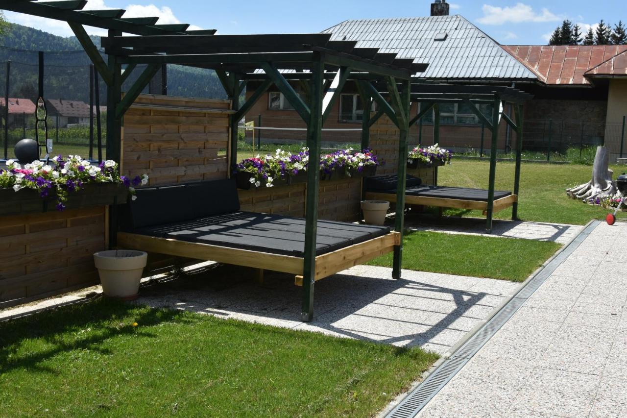 Apartments And Rooms Kod Eli Равна Гора Екстериор снимка