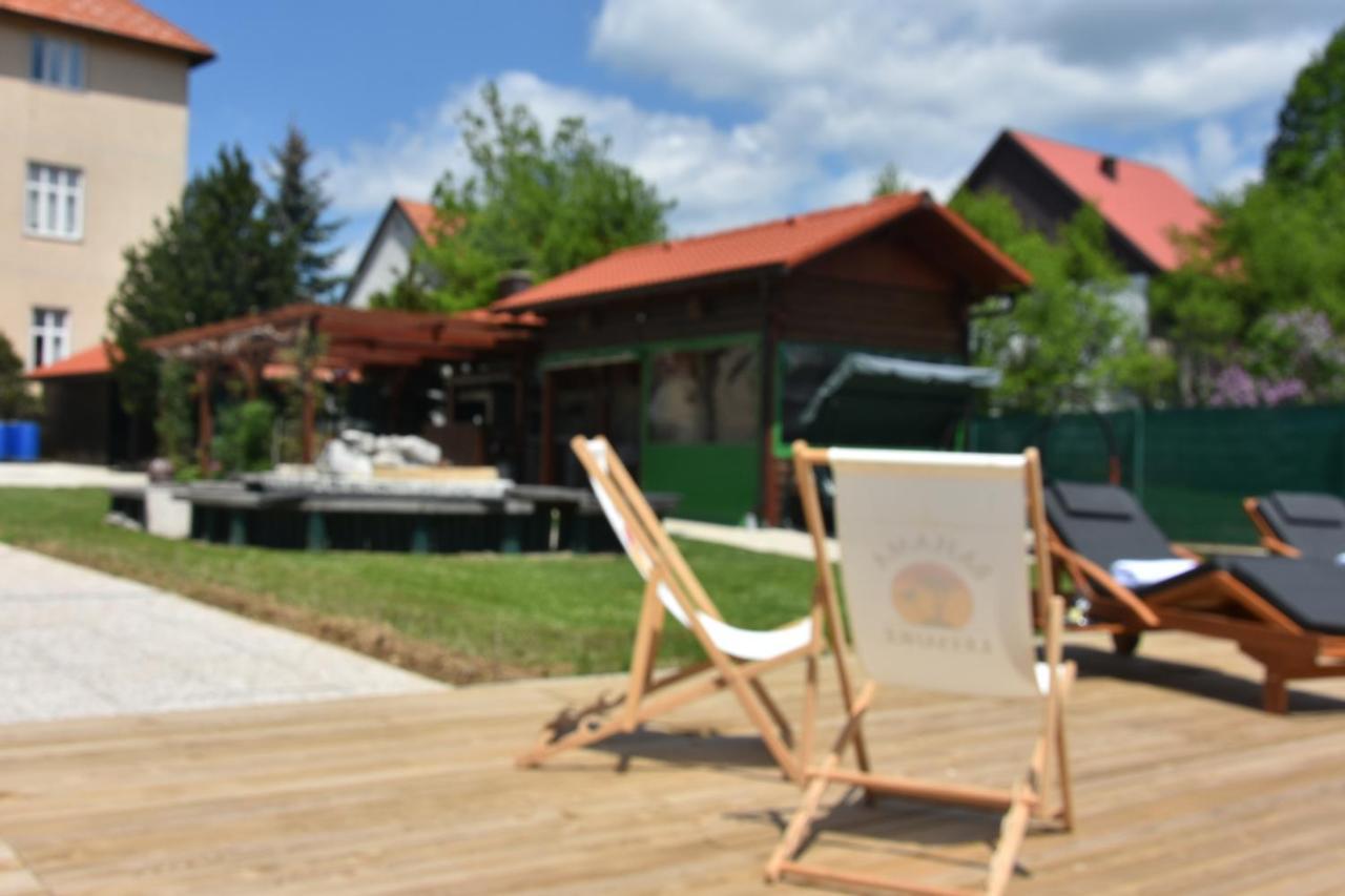 Apartments And Rooms Kod Eli Равна Гора Екстериор снимка