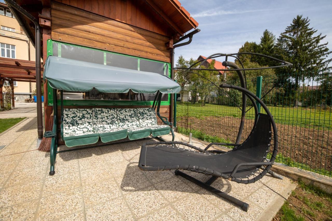 Apartments And Rooms Kod Eli Равна Гора Екстериор снимка