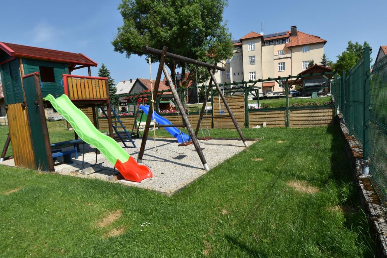 Apartments And Rooms Kod Eli Равна Гора Екстериор снимка