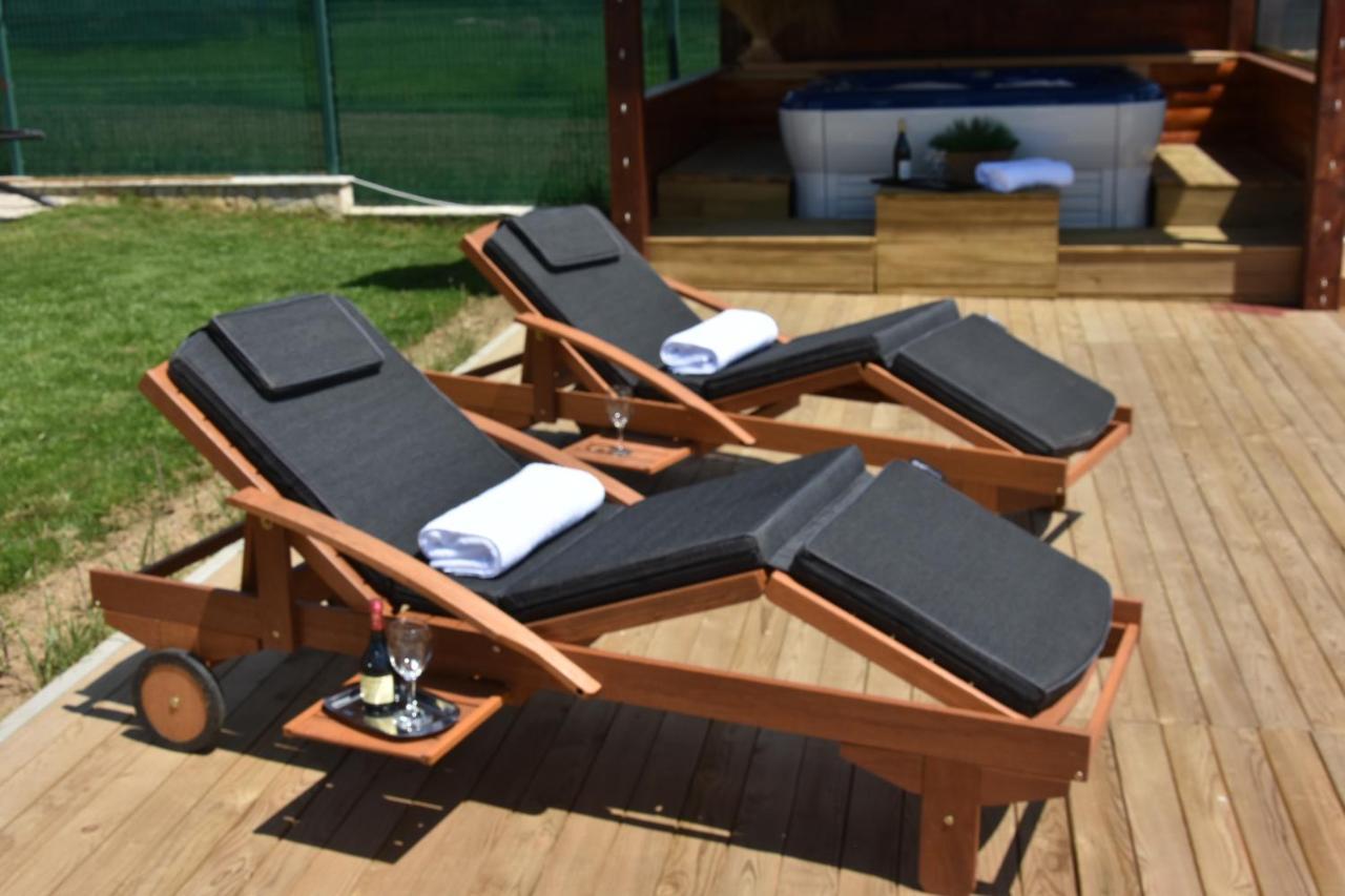 Apartments And Rooms Kod Eli Равна Гора Екстериор снимка