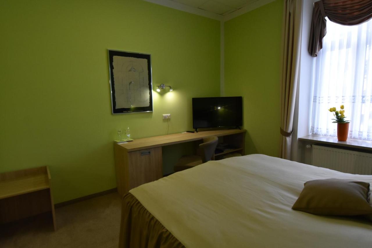 Apartments And Rooms Kod Eli Равна Гора Екстериор снимка