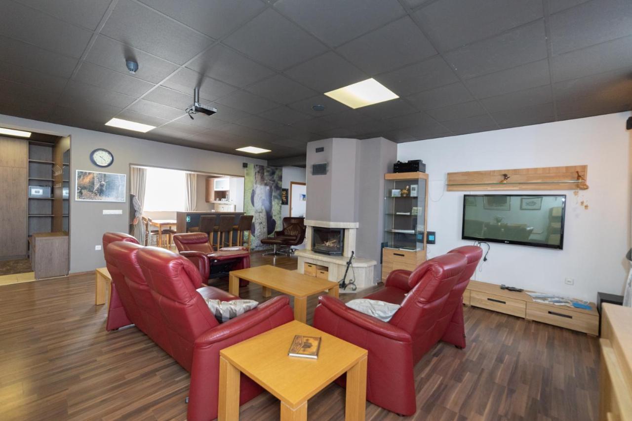 Apartments And Rooms Kod Eli Равна Гора Екстериор снимка