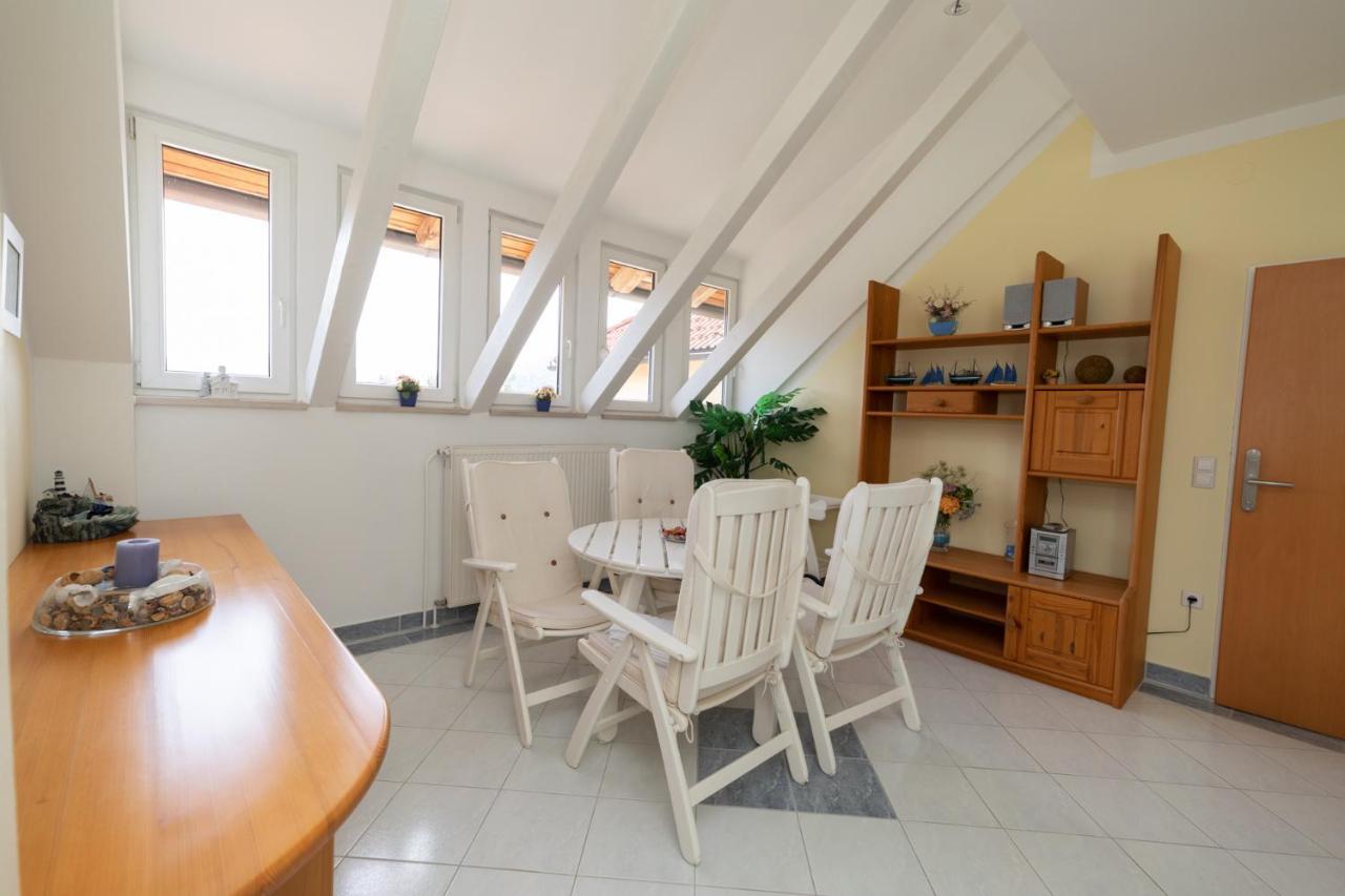Apartments And Rooms Kod Eli Равна Гора Екстериор снимка