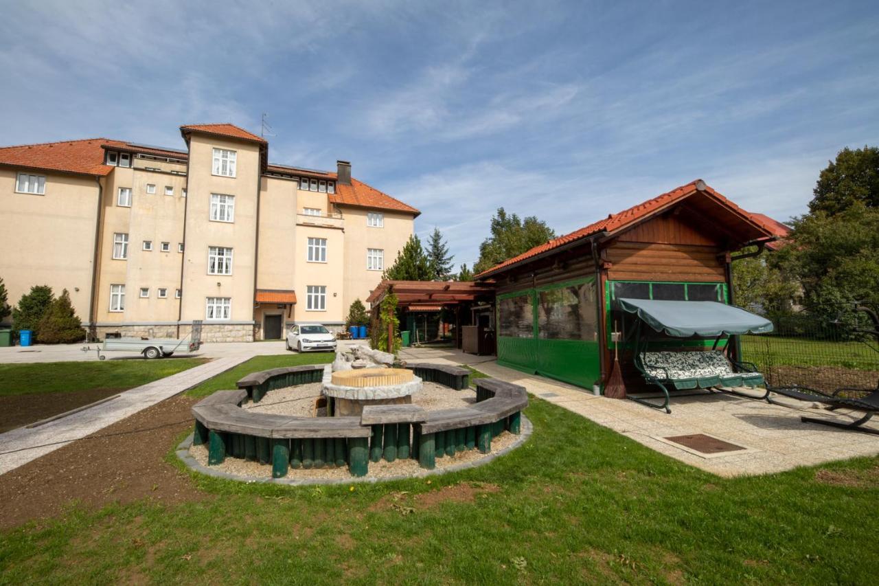 Apartments And Rooms Kod Eli Равна Гора Екстериор снимка