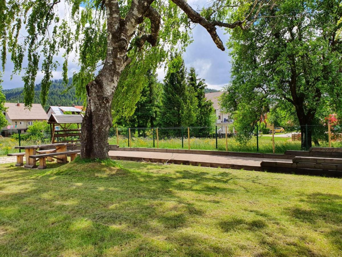 Apartments And Rooms Kod Eli Равна Гора Екстериор снимка