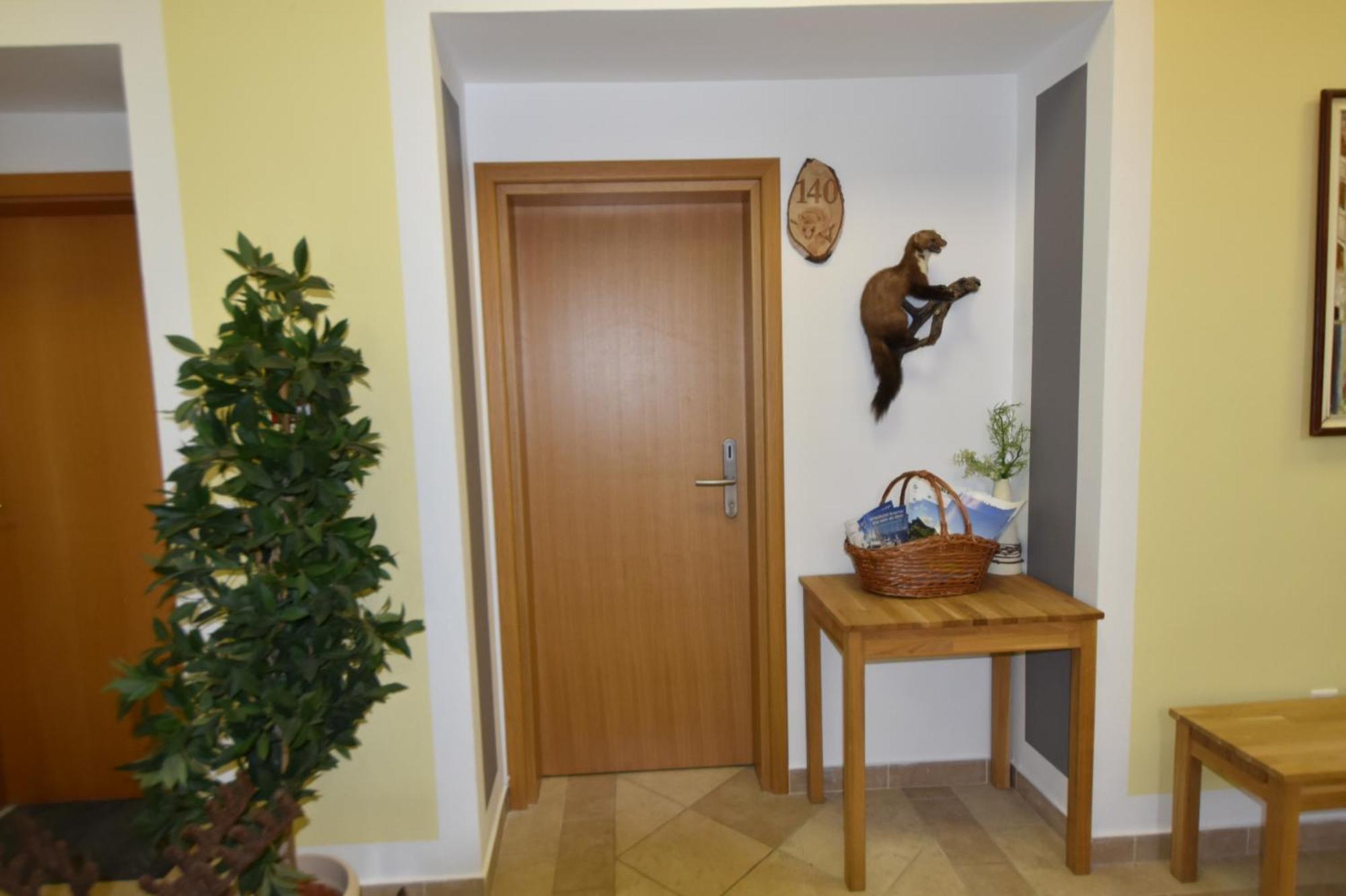 Apartments And Rooms Kod Eli Равна Гора Екстериор снимка