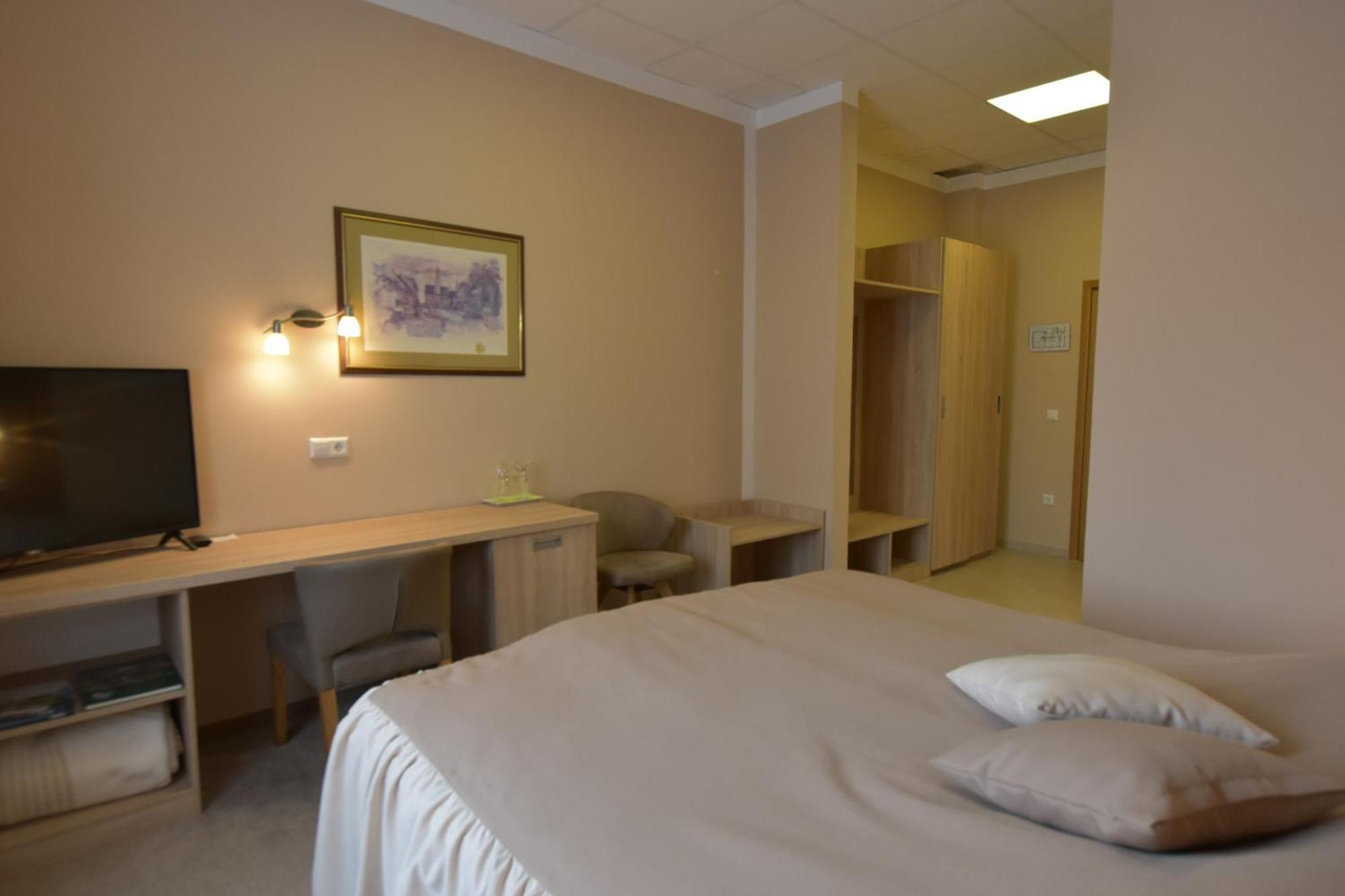 Apartments And Rooms Kod Eli Равна Гора Екстериор снимка