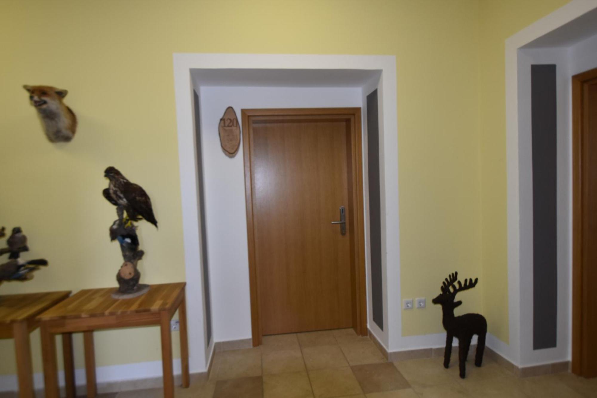 Apartments And Rooms Kod Eli Равна Гора Екстериор снимка
