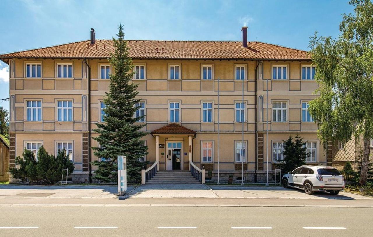 Apartments And Rooms Kod Eli Равна Гора Екстериор снимка